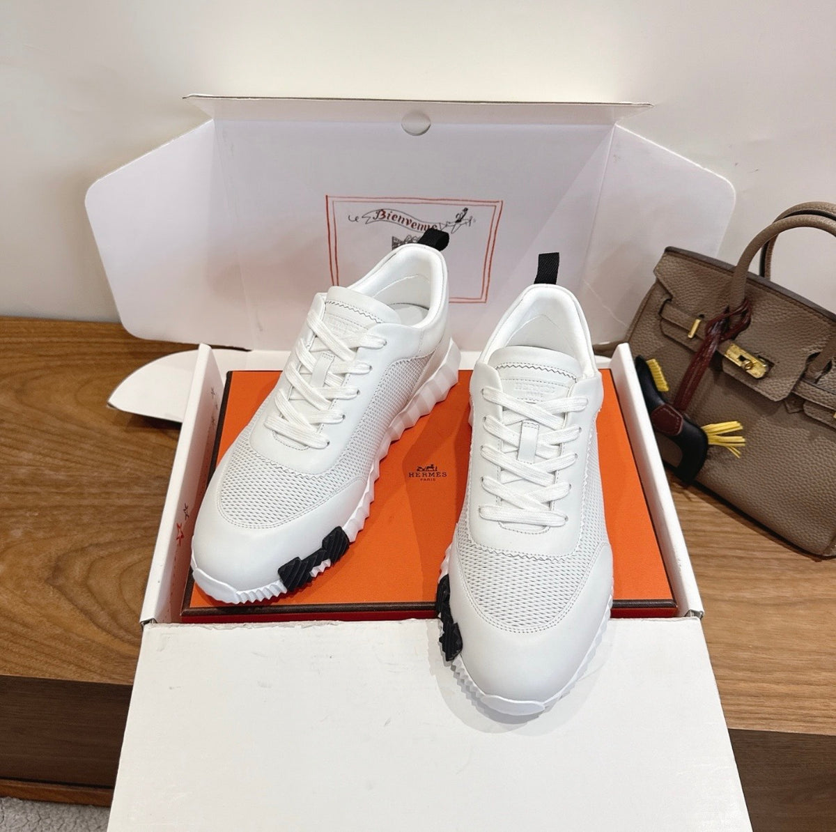 Hermès bouncing