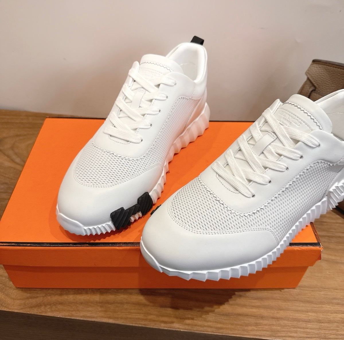 Hermès bouncing