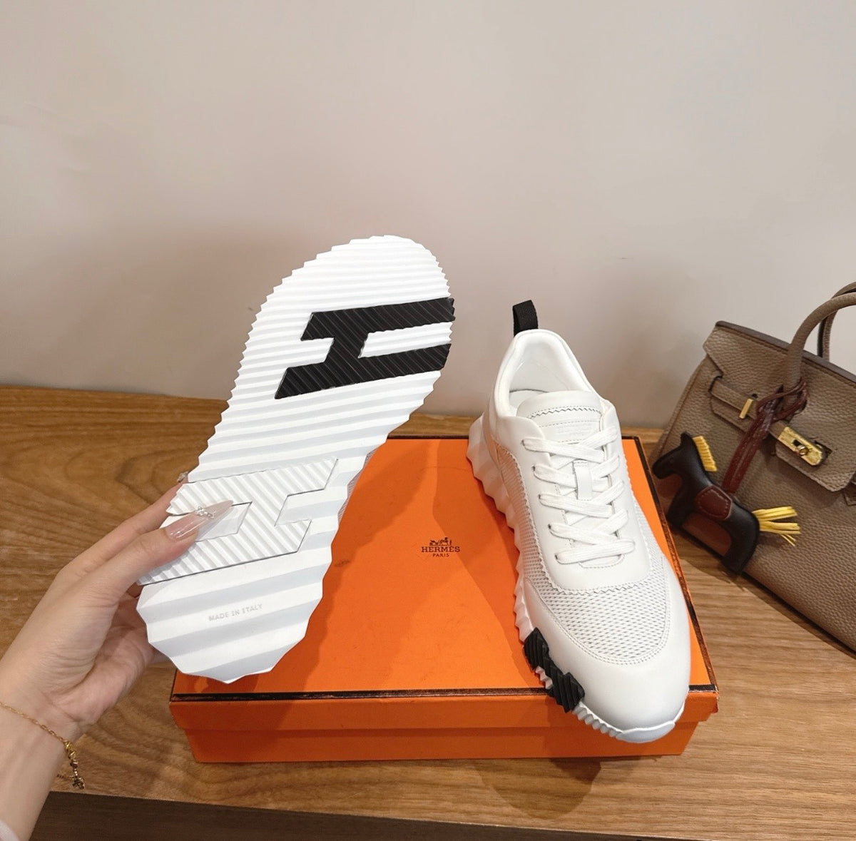 Hermès bouncing
