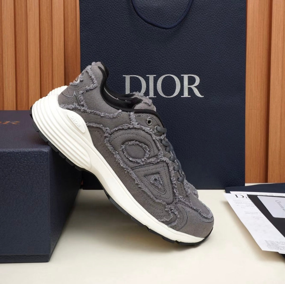 Dior B30